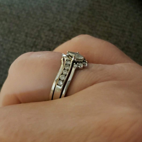 Elegant Wedding Rings .  White Gold. 3 Rings. - Picture 1 of 3